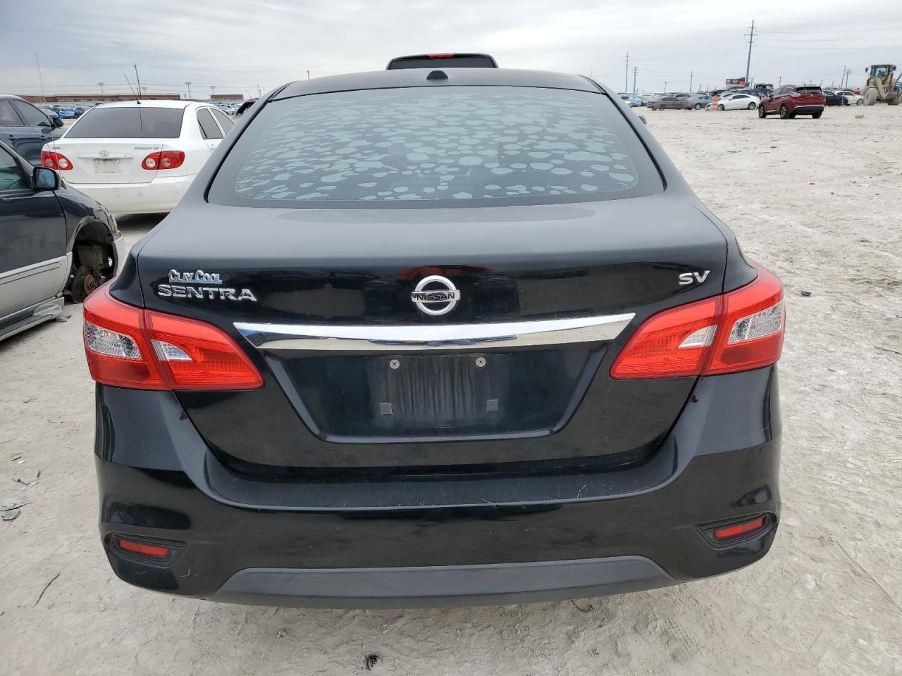 2017 Niss Sentra S - Image 6