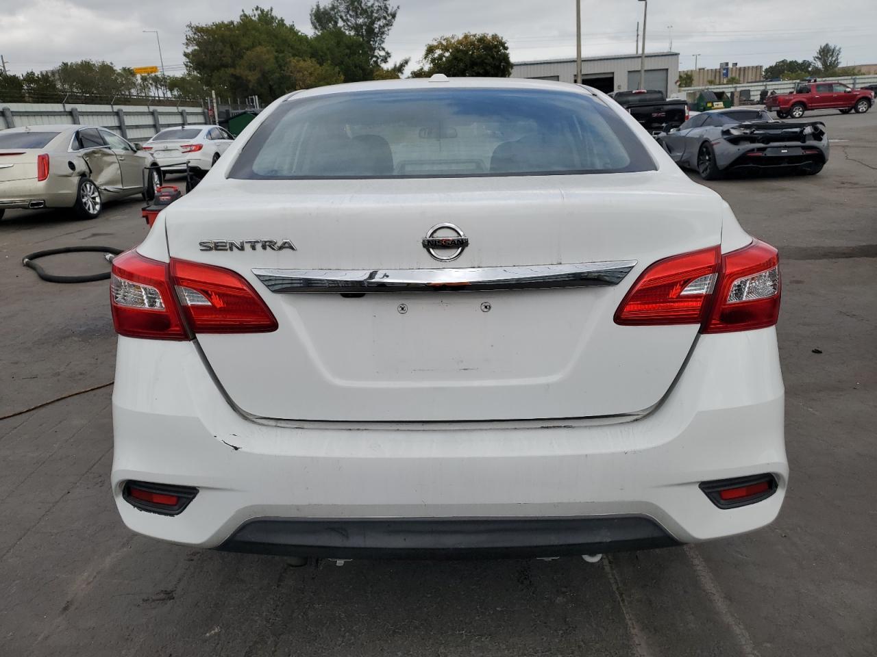 2019 Nissan Sentra S - Фото 6