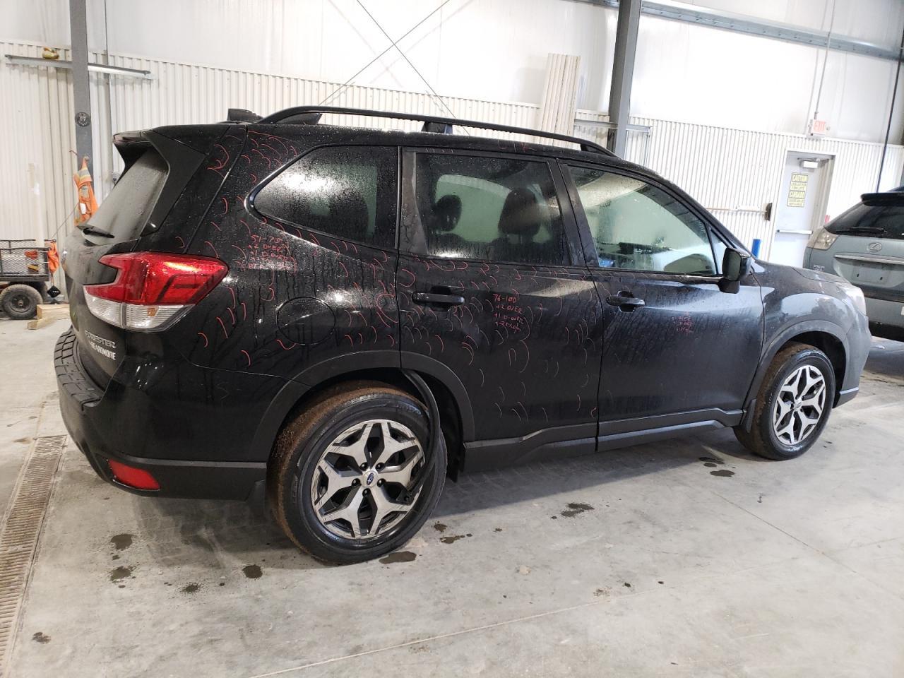 2020 Subaru Forester Premium - Фото 3