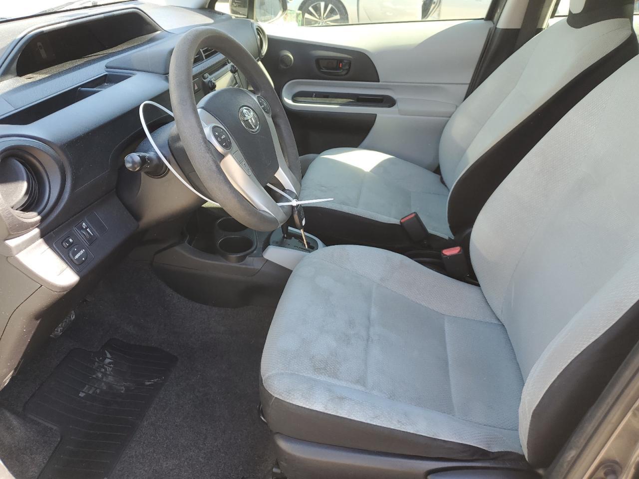 2013 Toyota Prius C - Фото 7