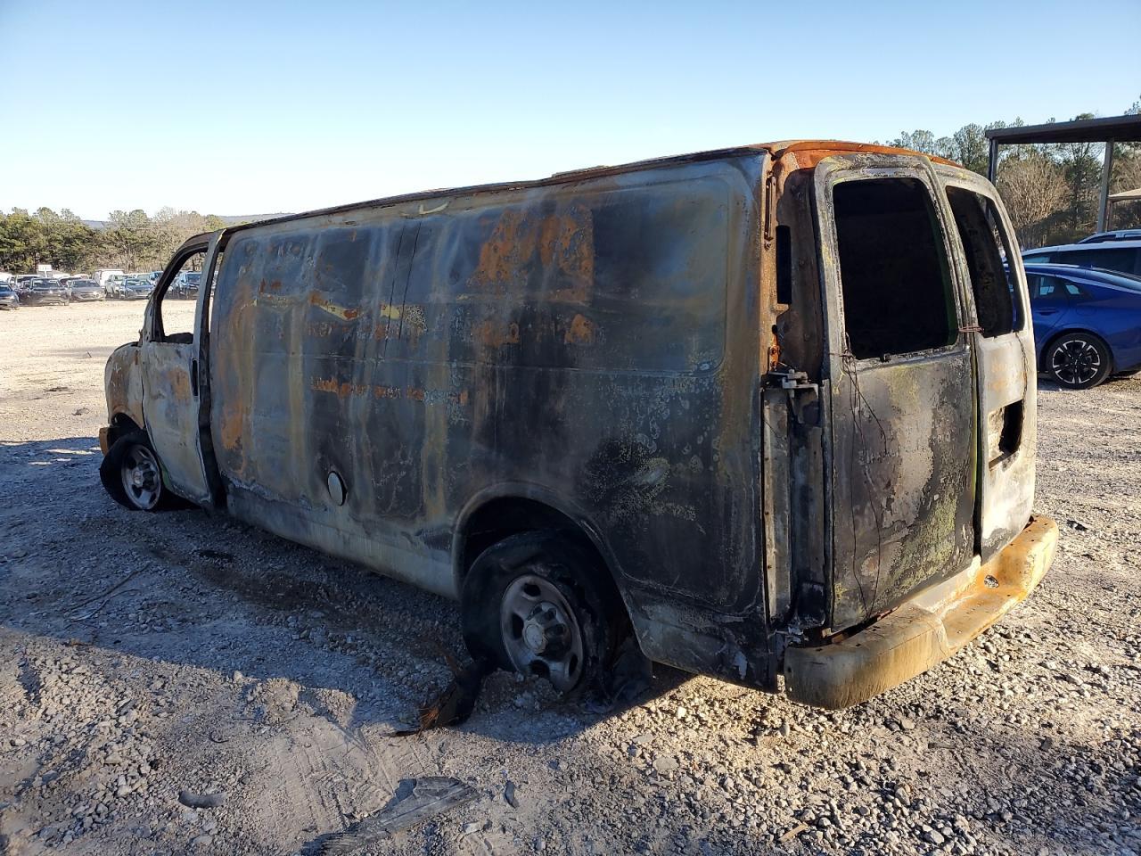 2004 Chevrolet Express G3500 - Image 2