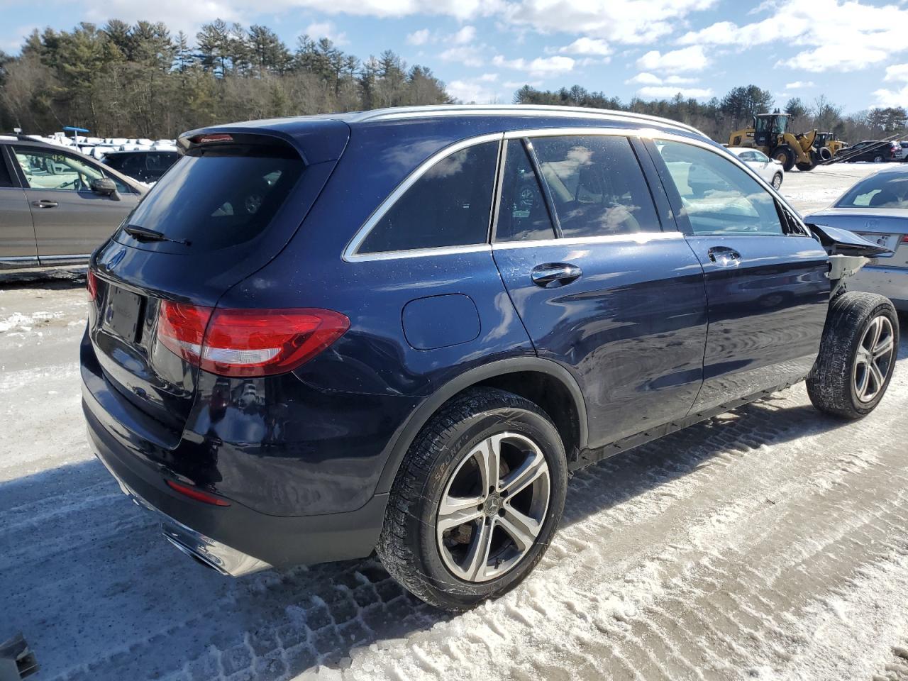 2017 Mercedes-Benz Glc 300 4Matic - Image 3