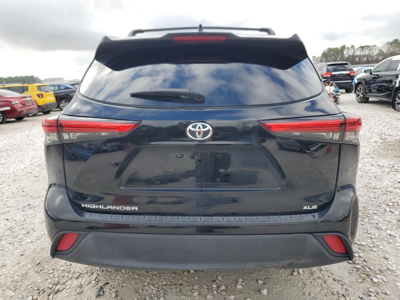 2022 Toyota Highlander Xle - Image 6