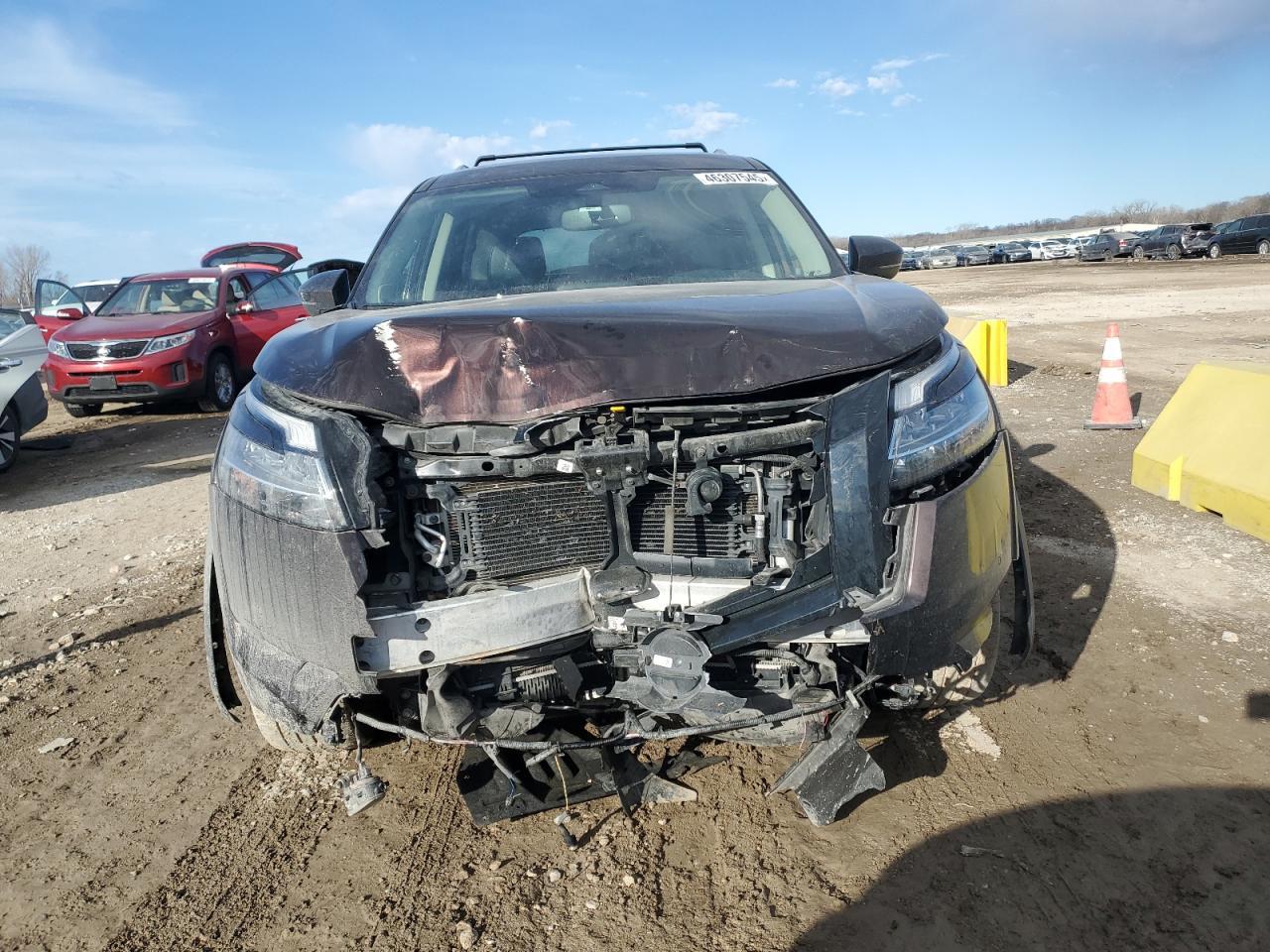 2022 Nissan Pathfinder Sl - Фото 5