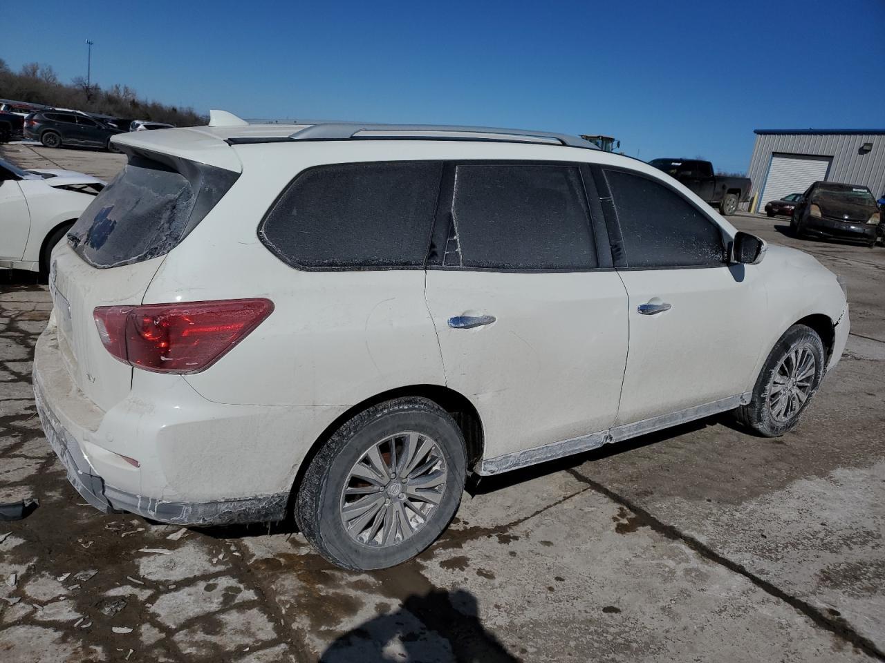 2019 Nissan Pathfinder S - Фото 3