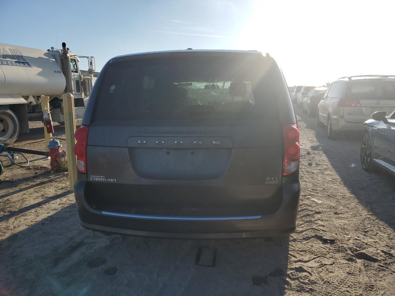 2017 Dodge Grand Caravan Sxt - Image 6