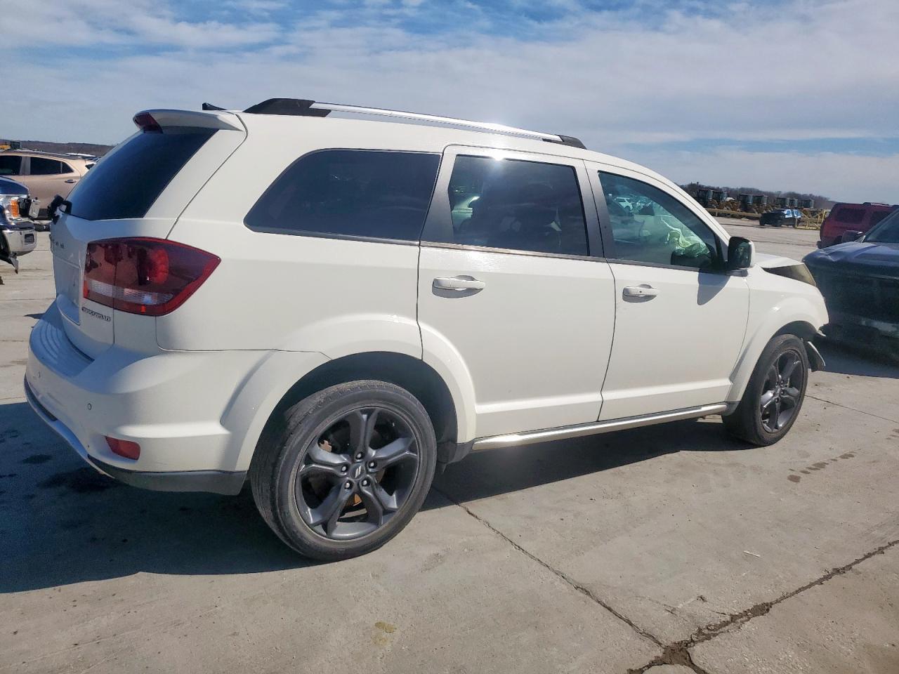 2020 Dodge Journey Crossroad - Image 3