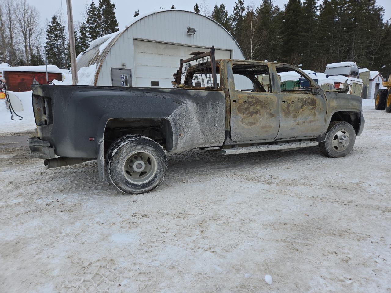 2019 GMC Sierra K3500 Denali - Image 3