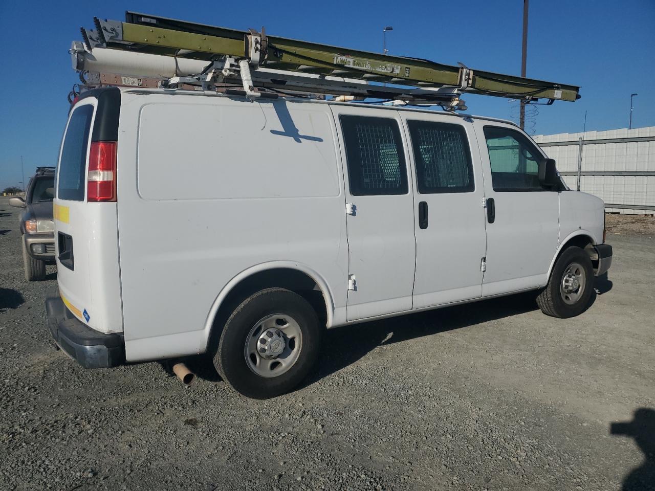 2014 Chevrolet Express G2500 - Image 3