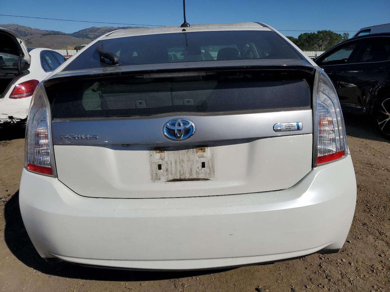 2013 Toyota Prius Plug-In - Image 6