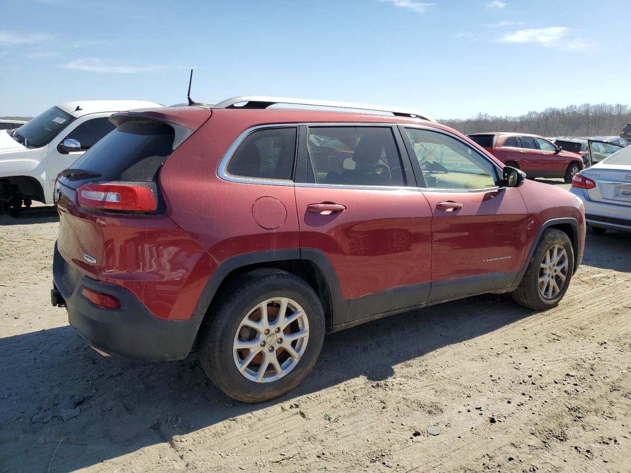 2015 Jeep Cherokee Latitude - Фото 3