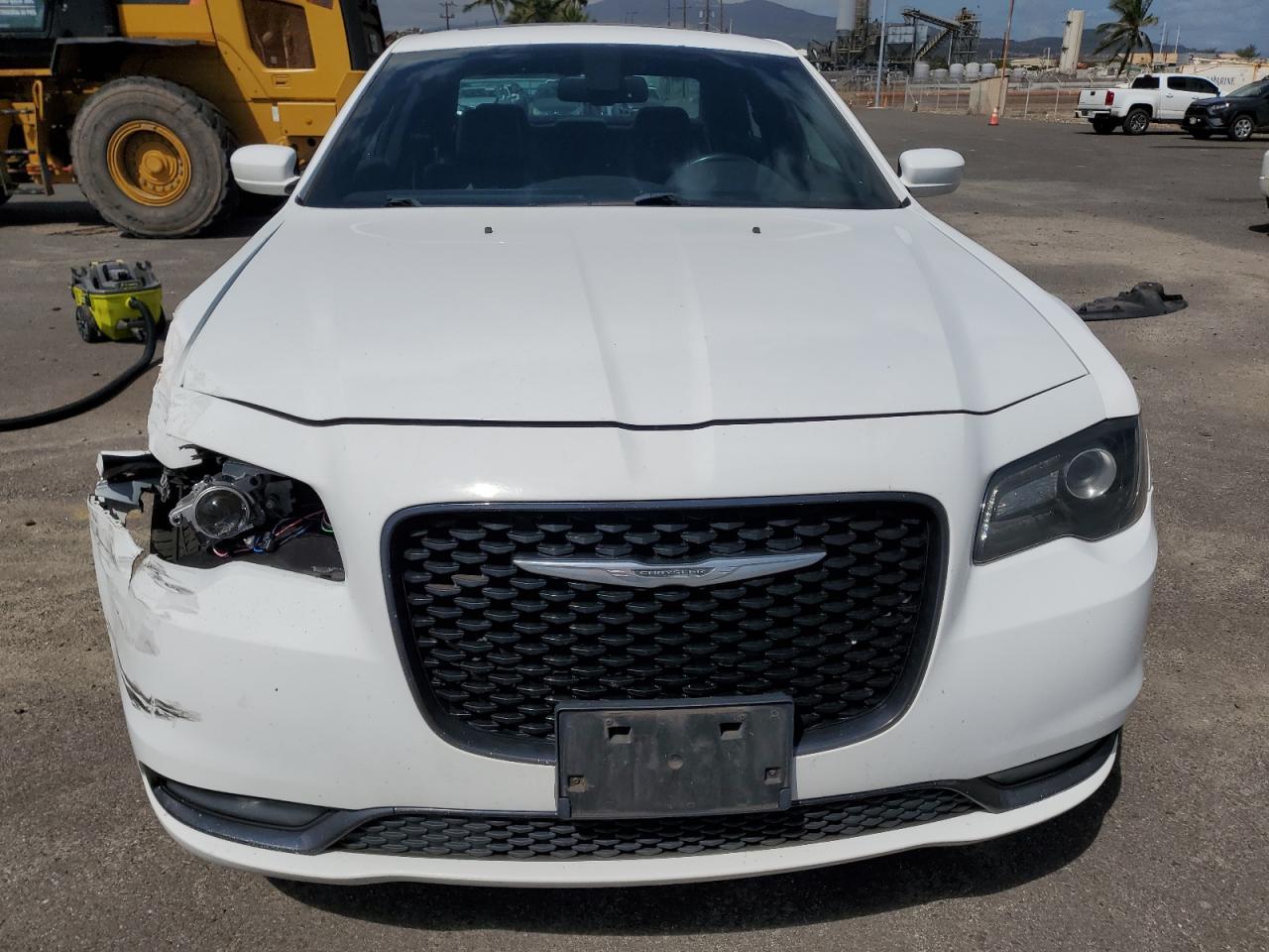 2015 Chrysler 300 S - Image 5