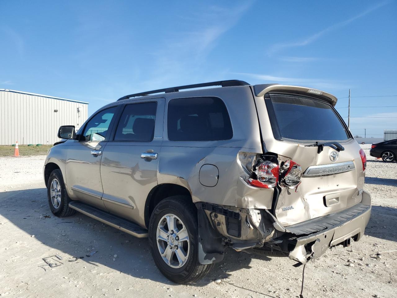 2008 Toyota Sequoia Platinum - Image 2