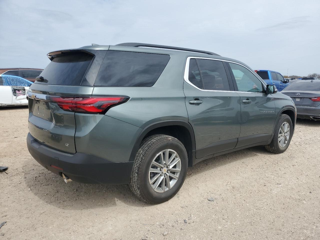2023 Chevrolet Traverse Lt - Image 3