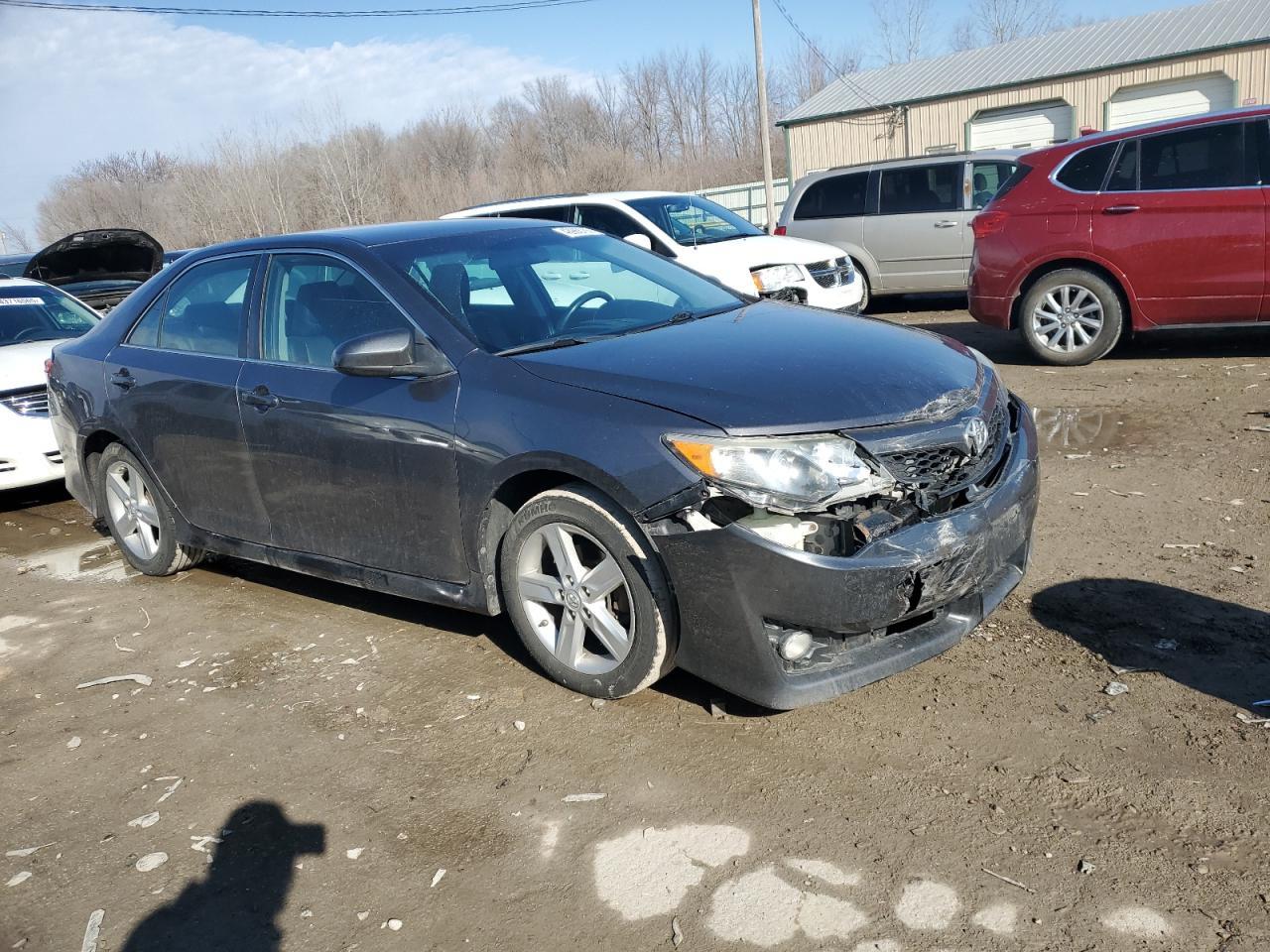 2014 Toyota Camry L - Фото 4