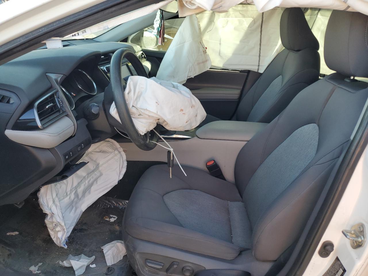 2020 Toyota Camry Le - Image 7