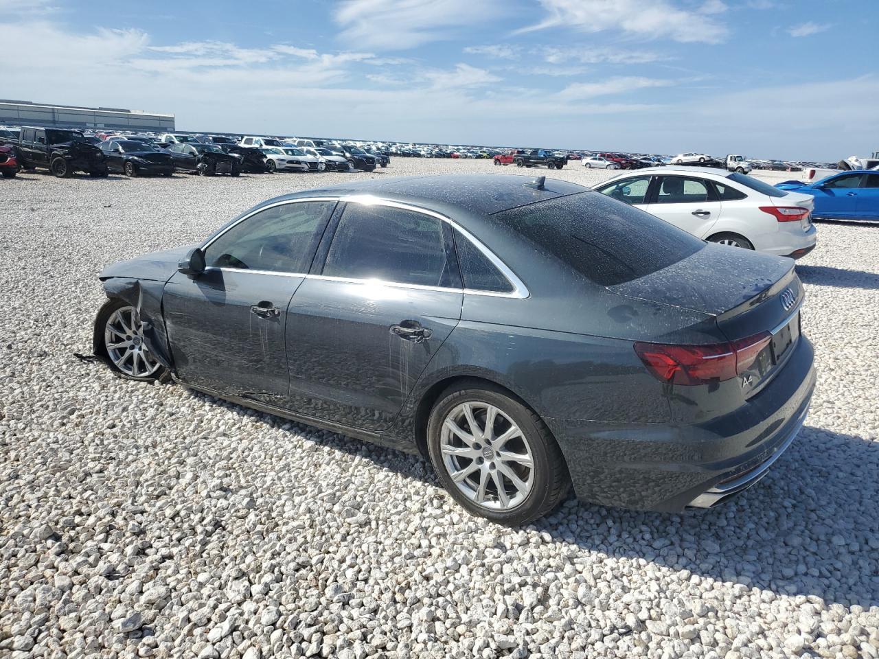 2020 Audi A4 Premium - Фото 2