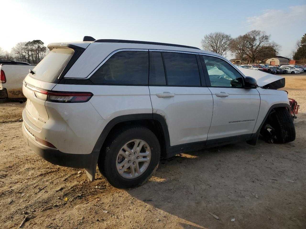 2024 Jeep Grand Cherokee Laredo - Фото 3