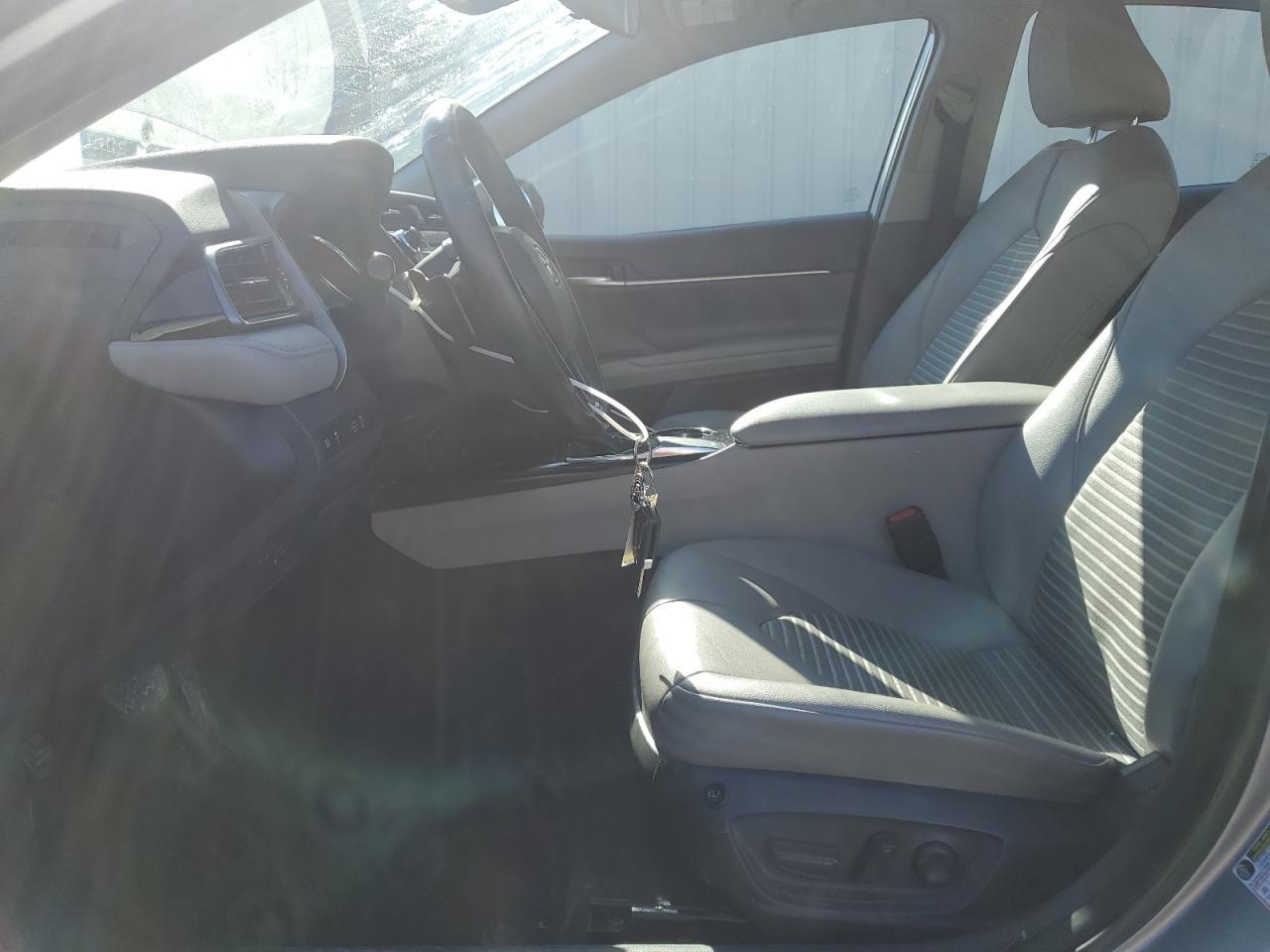 2019 Toyota Camry L - Image 7