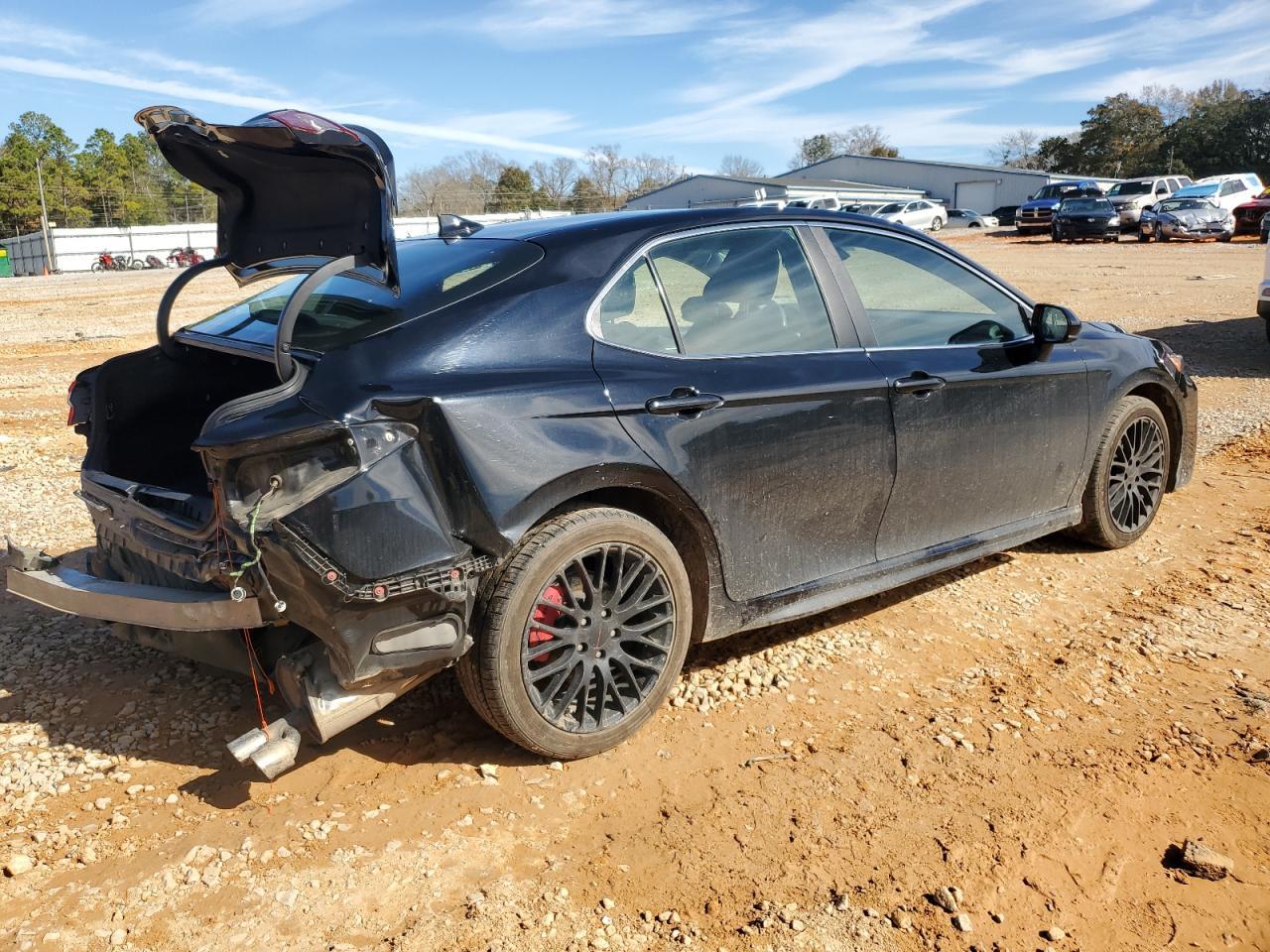 2020 Toyota Camry Se - Фото 3