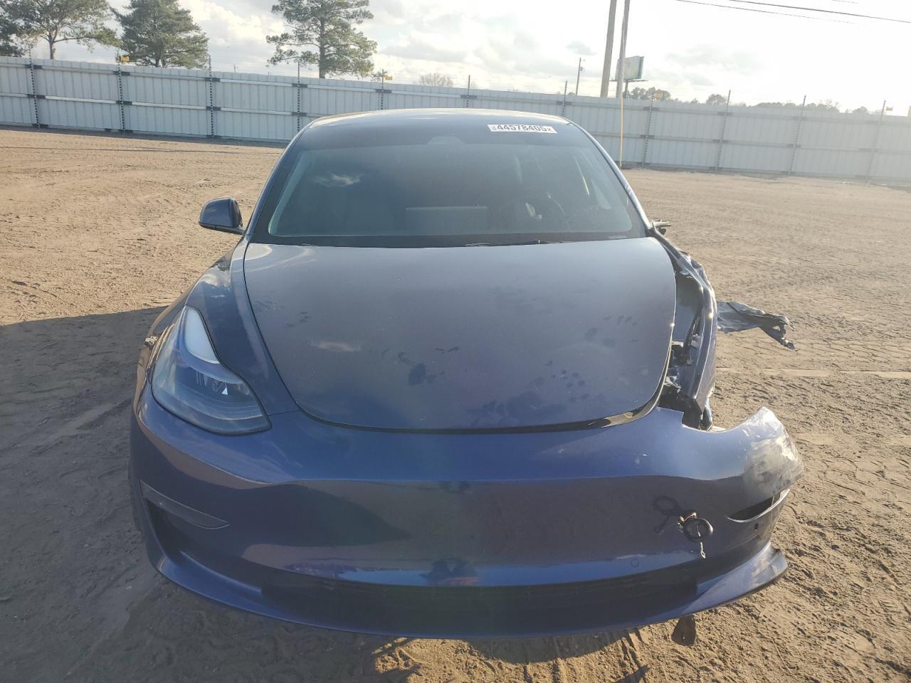 2022 Tesla Model 3 - Фото 5
