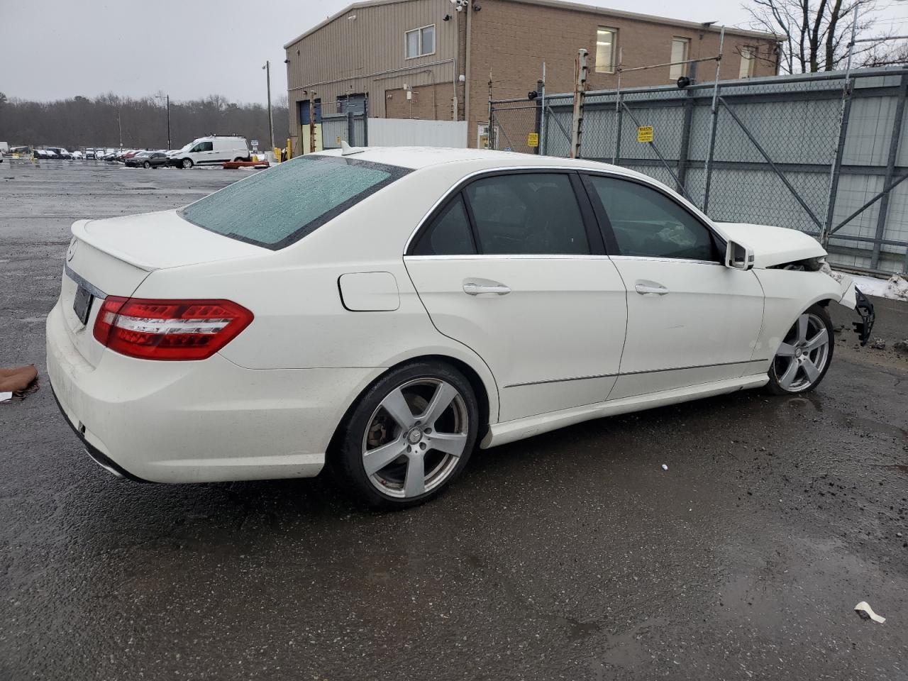 2010 Mercedes-Benz E 350 - Фото 3