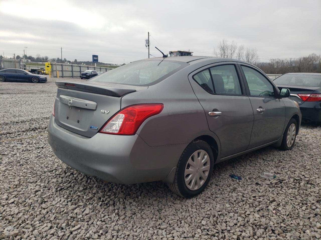 2013 Nissan Versa S - Image 3