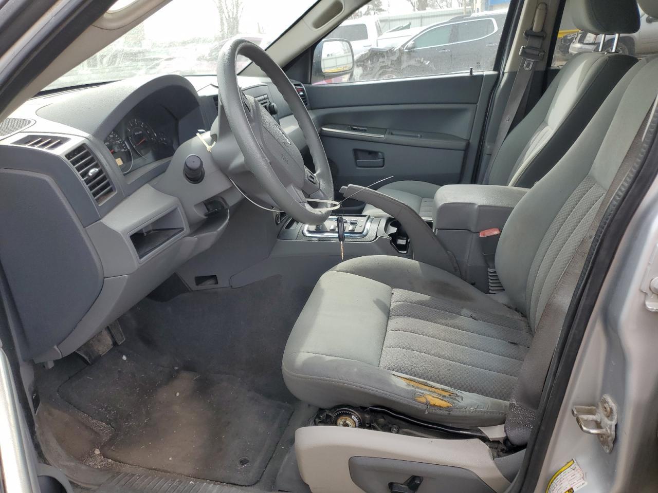 2006 Jeep Grand Cherokee Laredo - Image 7