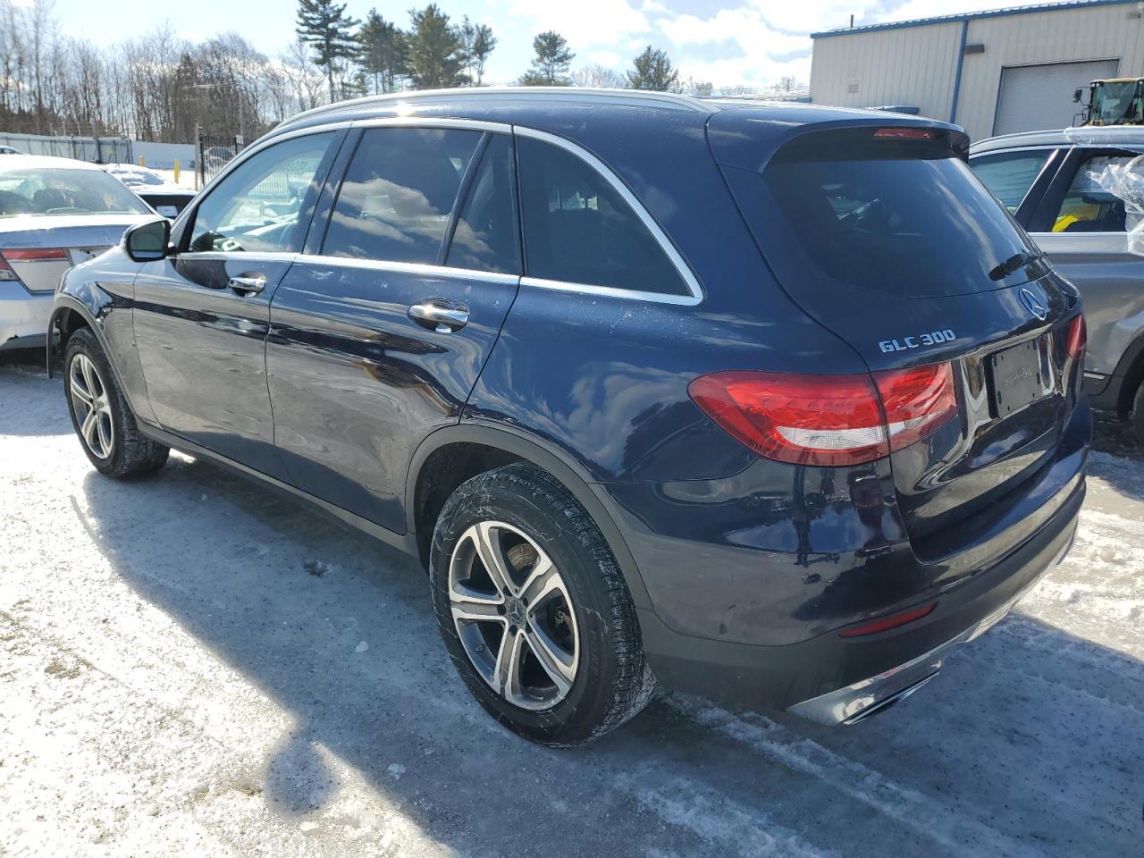 2017 Mercedes-Benz Glc 300 4Matic - Image 2