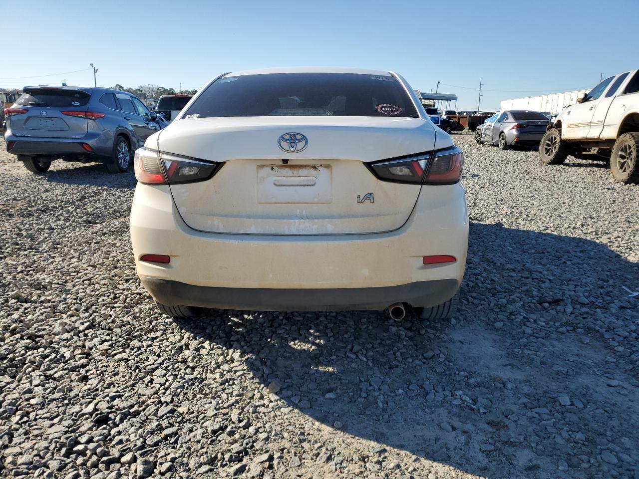 2018 Toyota Yaris Ia - Фото 6