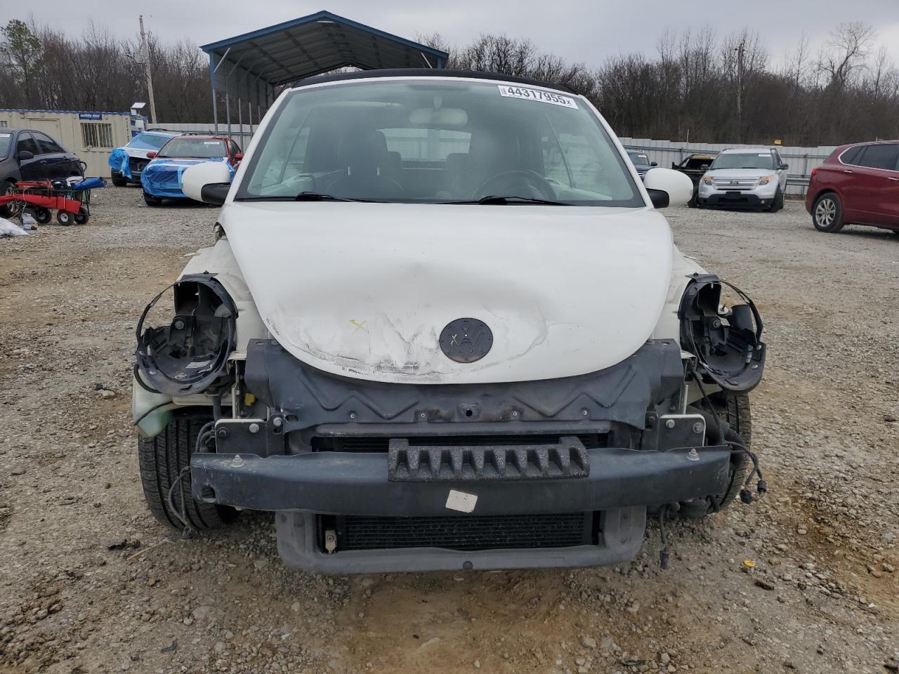 2010 Volkswagen New Beetle - Фото 5