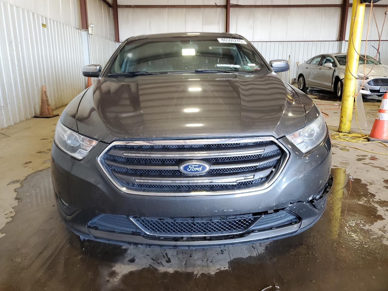 2015 Ford Taurus Limited - Image 5