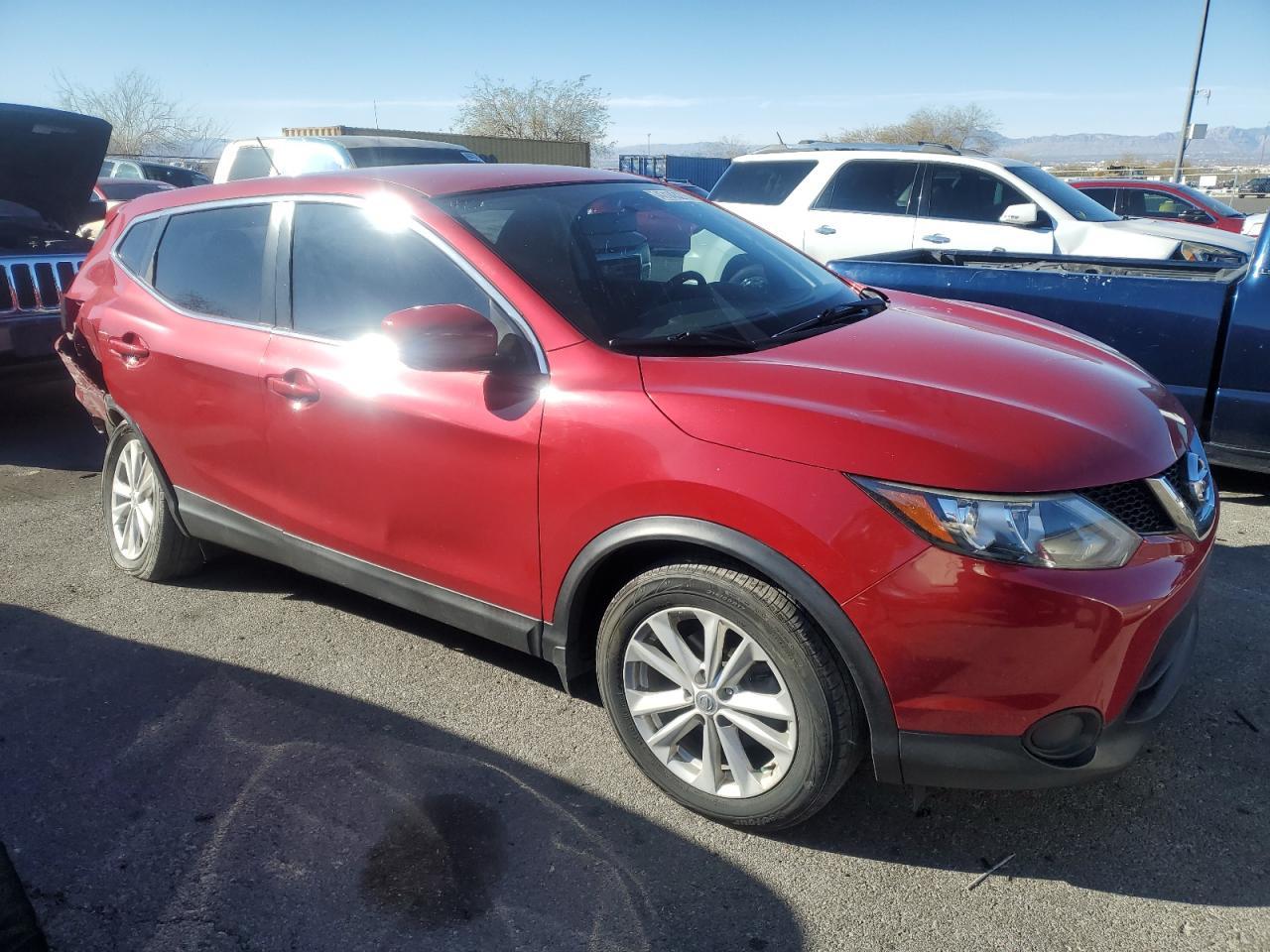 2017 Nissan Rogue Sport S - Фото 4