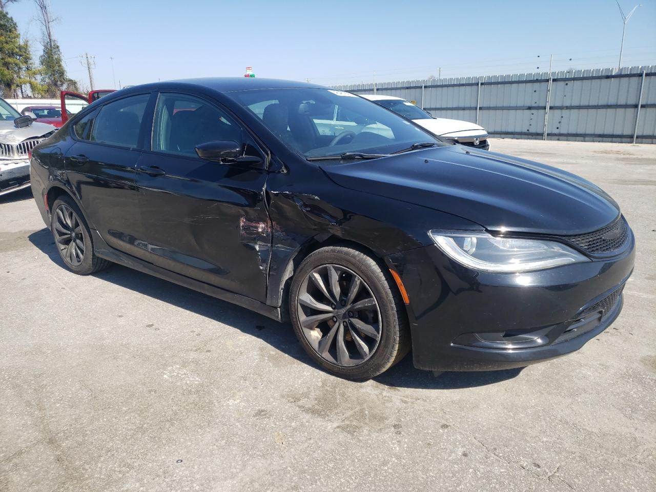 2016 Chrysler 200 S - Фото 4