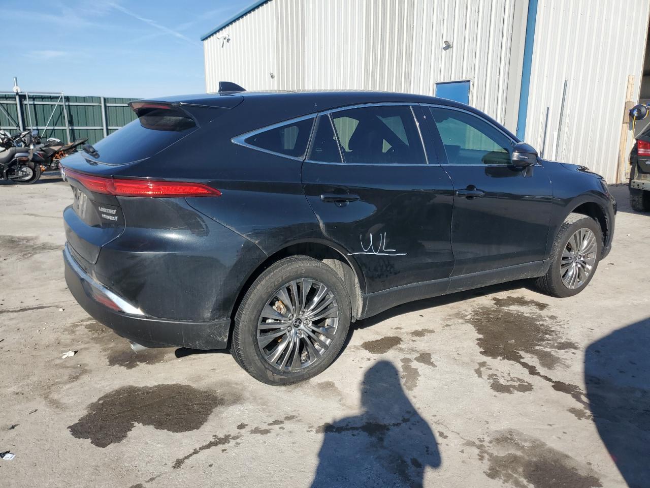 2022 Toyota Venza Le - Фото 3