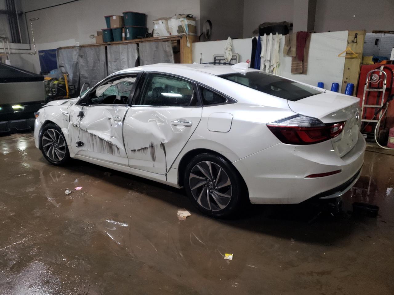 2019 Honda Insight Touring - Image 2