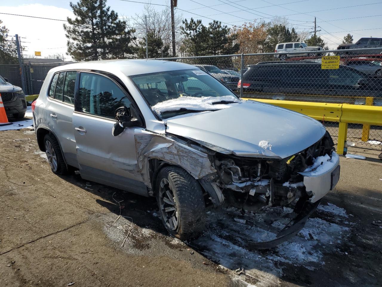 2017 Volkswagen Tiguan S - Image 4