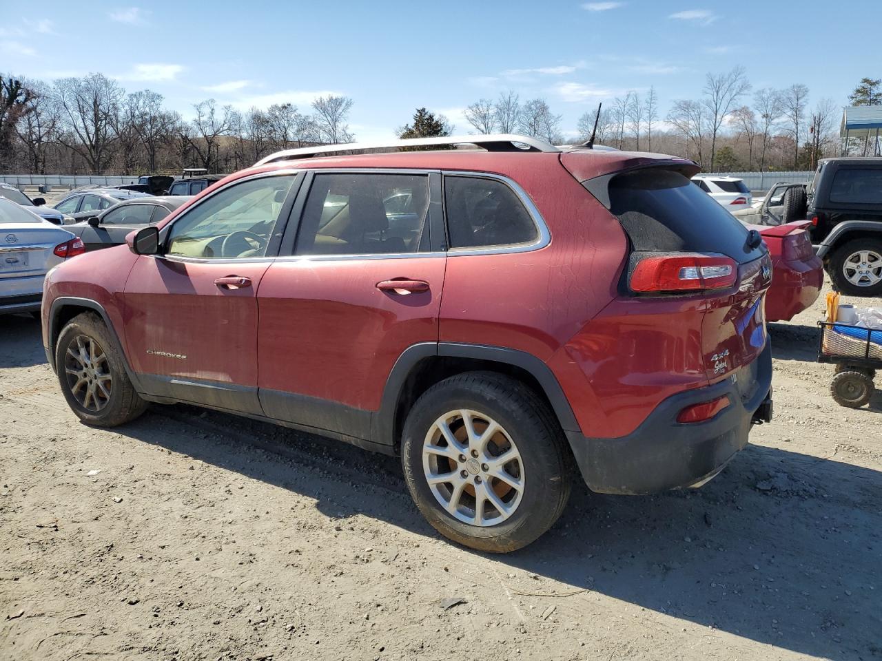 2015 Jeep Cherokee Latitude - Фото 2