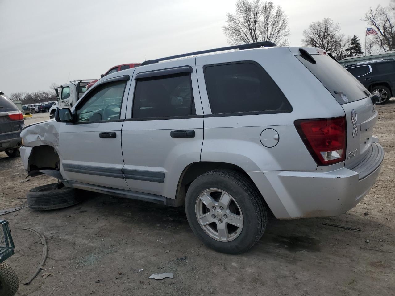 2006 Jeep Grand Cherokee Laredo - Image 2