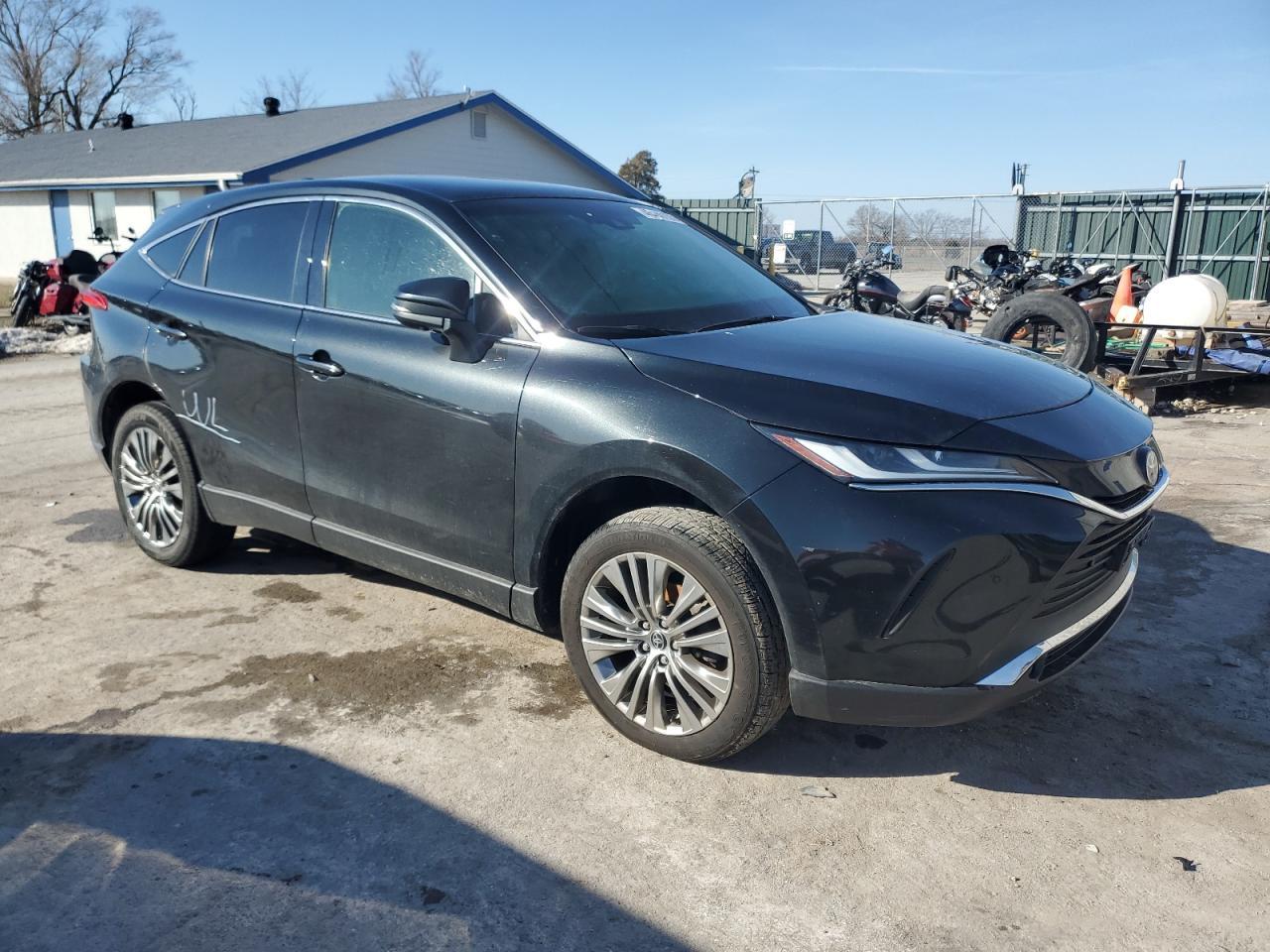 2022 Toyota Venza Le - Фото 4