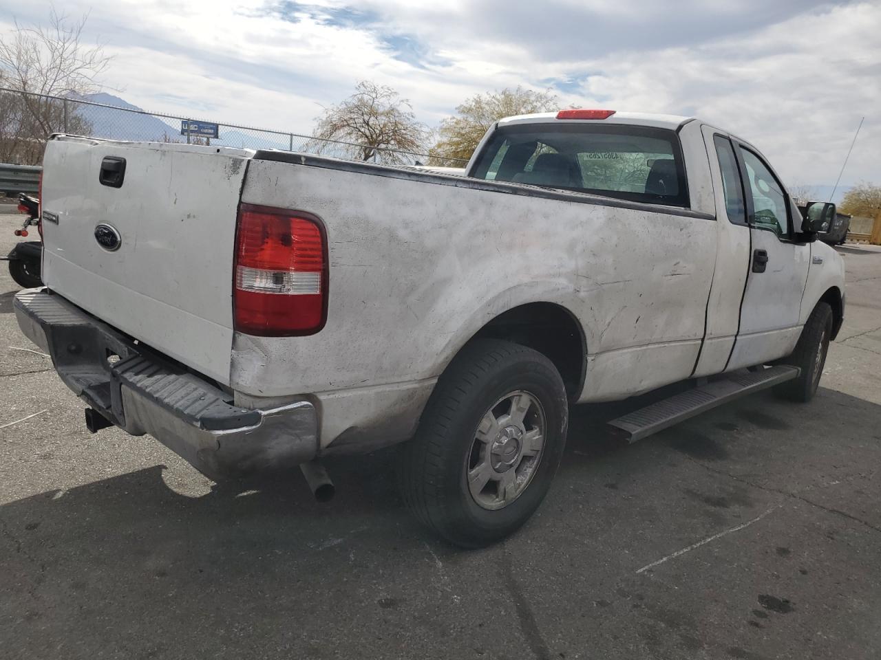 2005 Ford F150 - Image 3