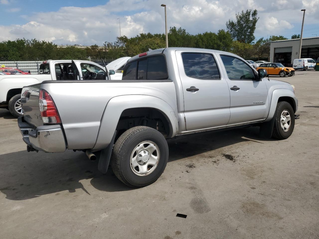 2015 Toyota Tacoma Double Cab Prerunner - Image 3