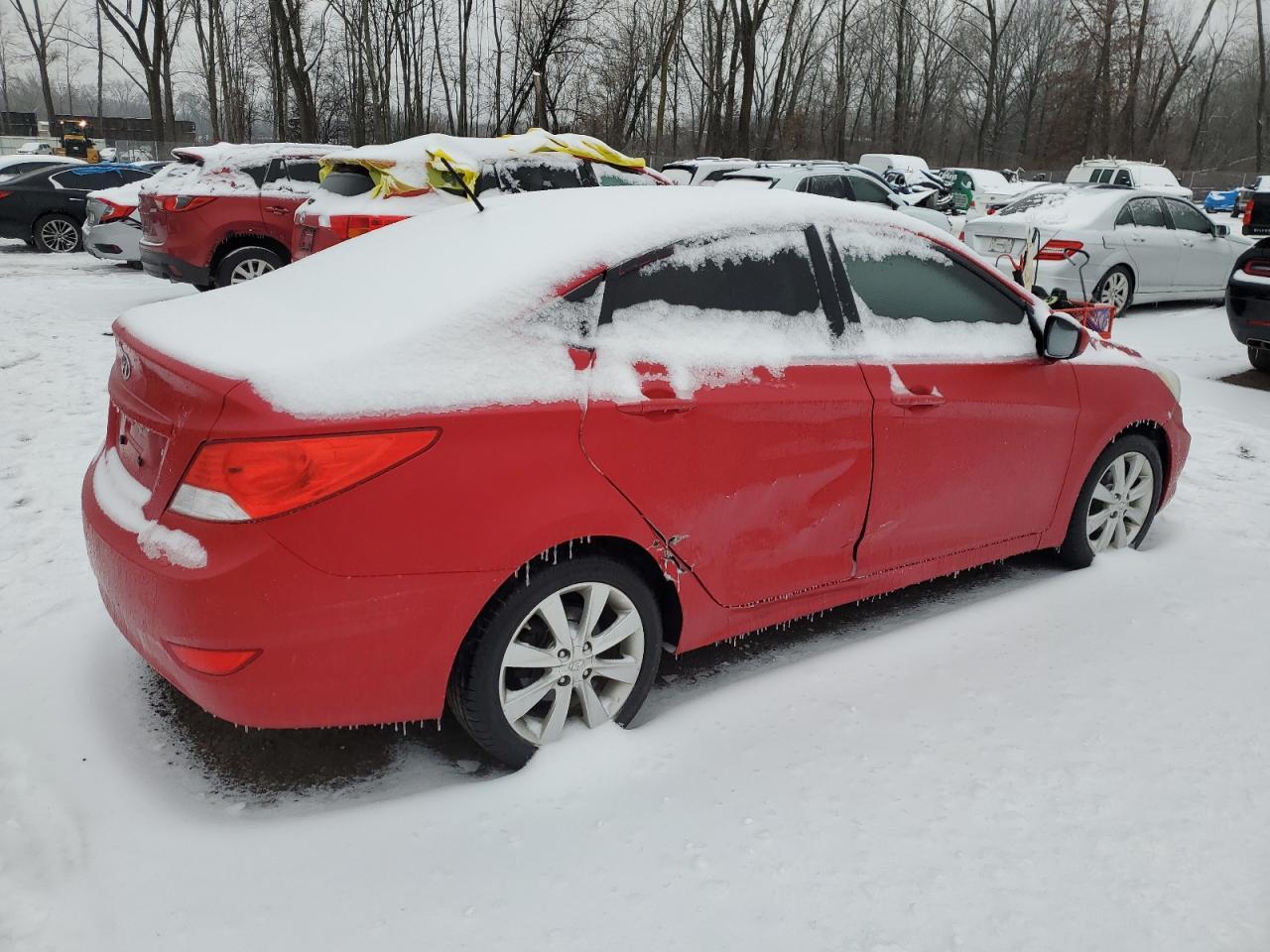 2013 Hyundai Accent Gls - Фото 3