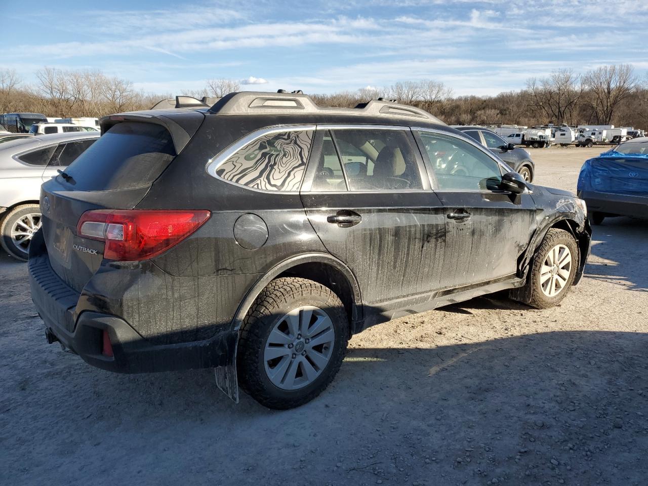 2018 Subaru Outback 2.5I Premium - Image 3