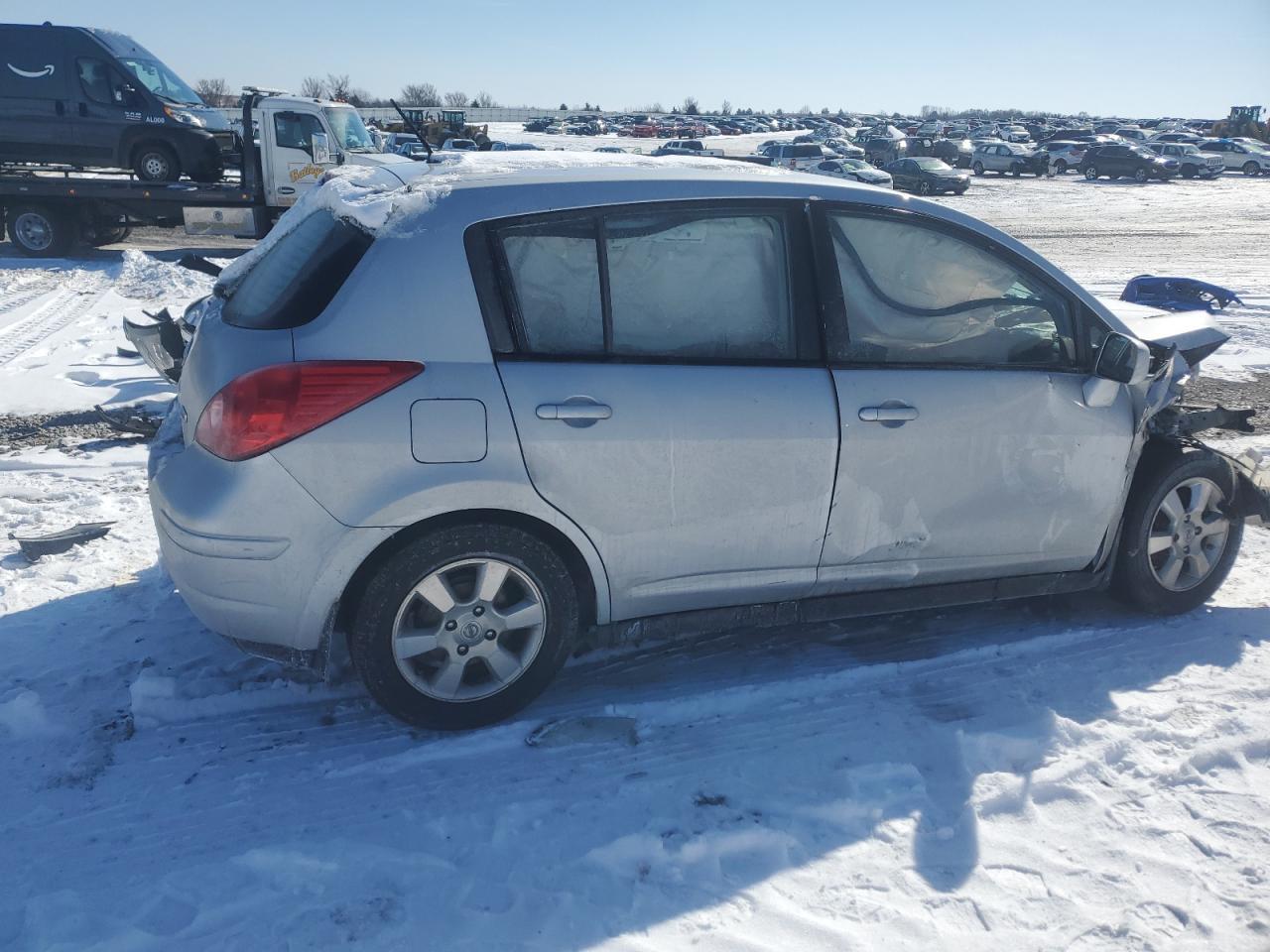 2012 Nissan Versa S - Фото 3