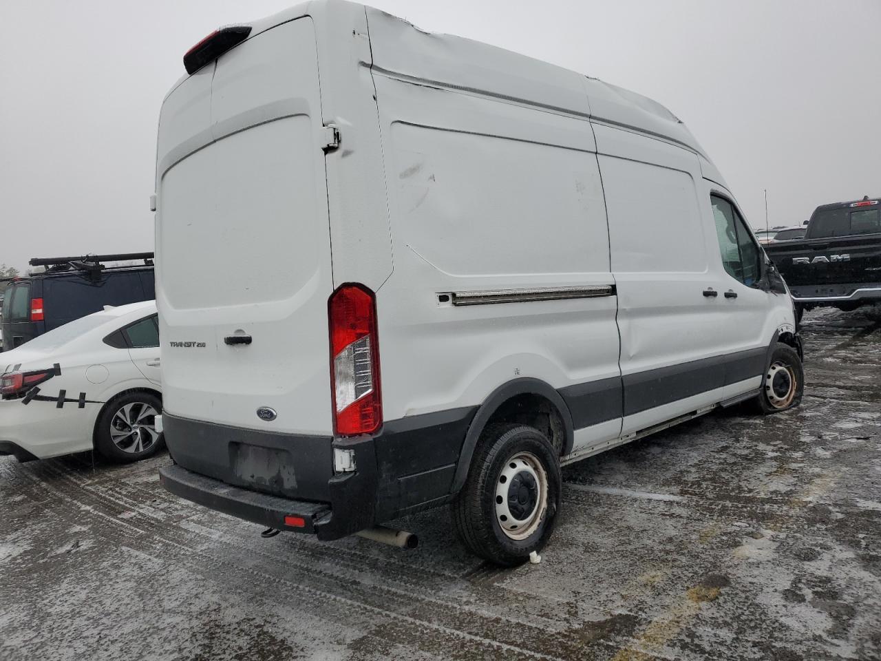 2021 Ford Transit T-250 - Фото 3