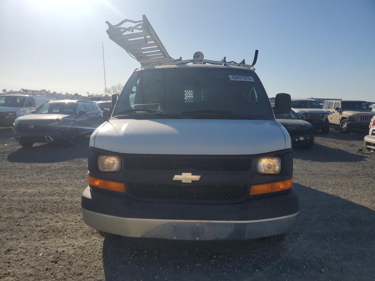 2014 Chevrolet Express G2500 - Image 5