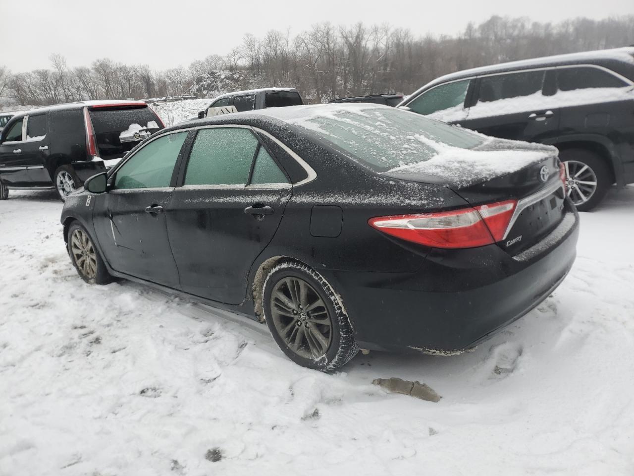 2015 Toyota Camry Le - Image 2