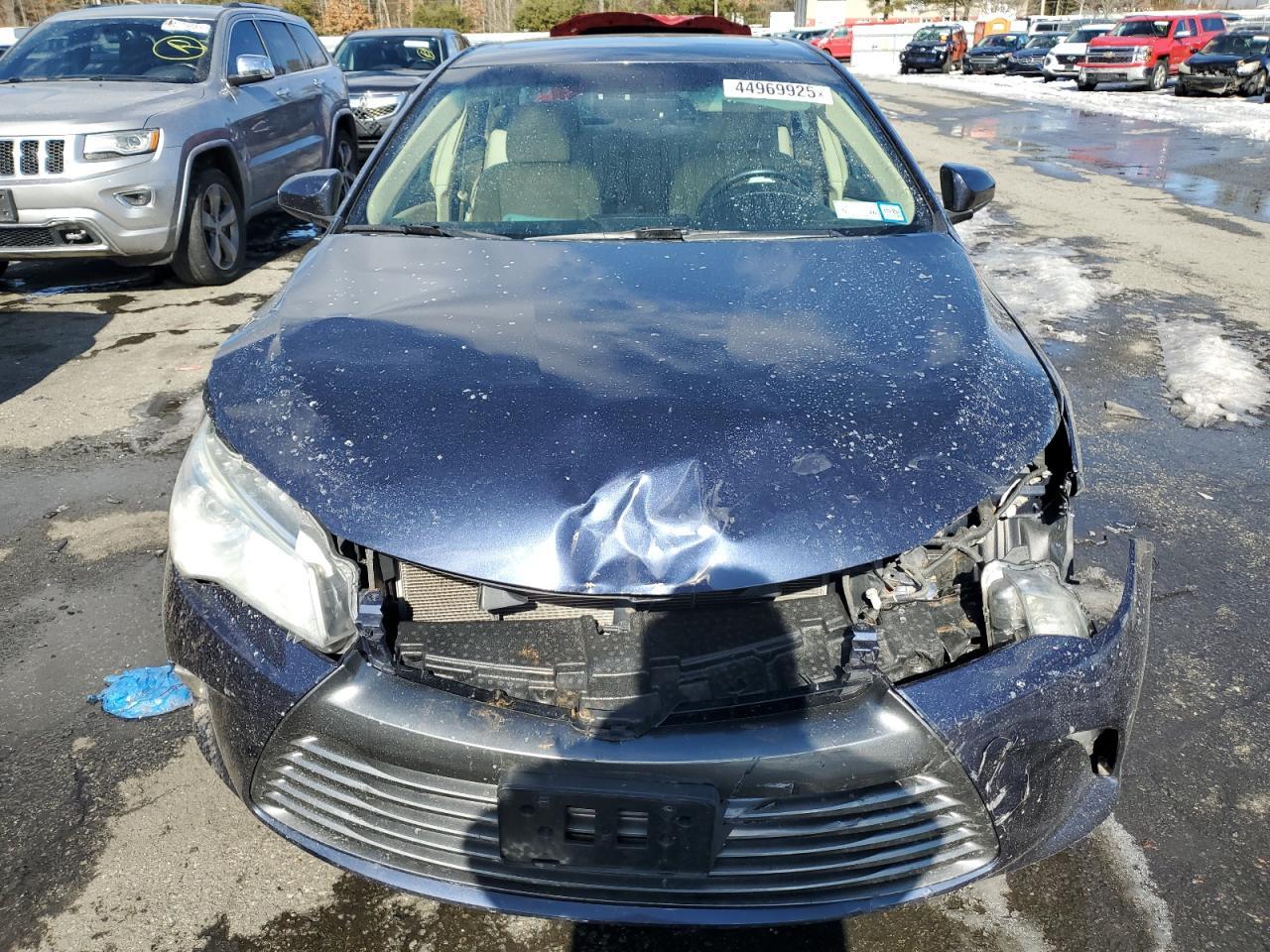 2017 Toyota Camry Le - Image 5