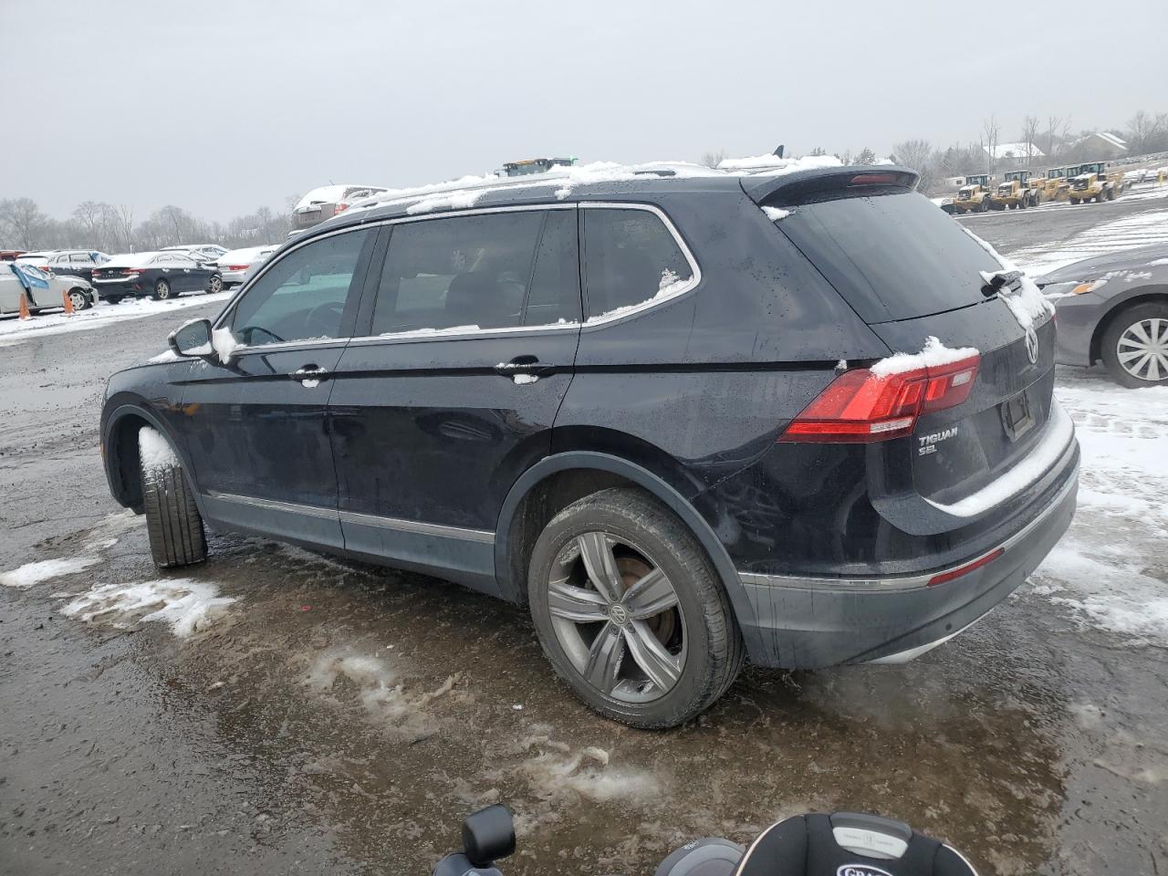 2018 Volkswagen Tiguan Sel Premium - Image 2